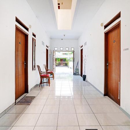 Oyo 1932 Srimahi Residence Bandung Zewnętrze zdjęcie