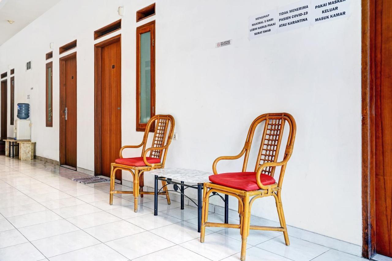 Oyo 1932 Srimahi Residence Bandung Zewnętrze zdjęcie