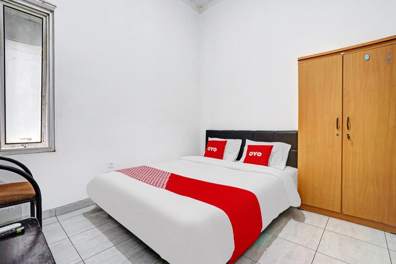Oyo 1932 Srimahi Residence Bandung Zewnętrze zdjęcie
