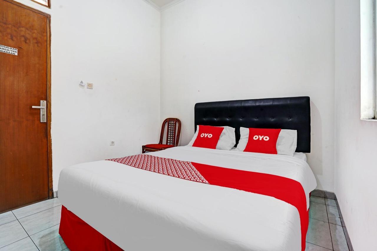 Oyo 1932 Srimahi Residence Bandung Zewnętrze zdjęcie