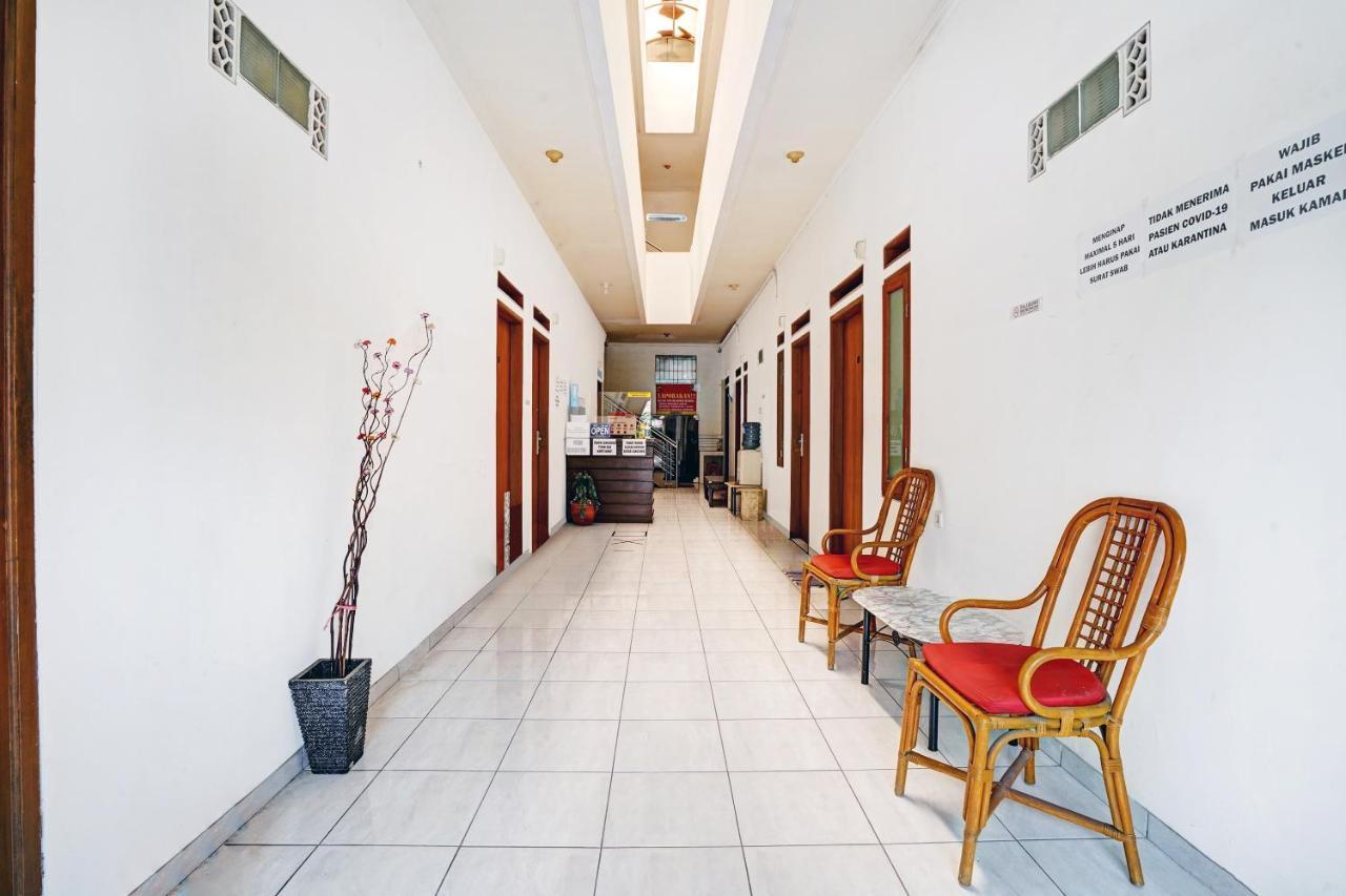 Oyo 1932 Srimahi Residence Bandung Zewnętrze zdjęcie